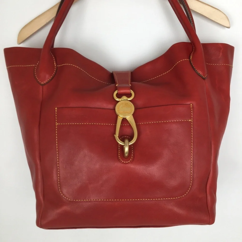 100% Auth Dooney & Bourke Tote Bag Red Leather Locket Clasp